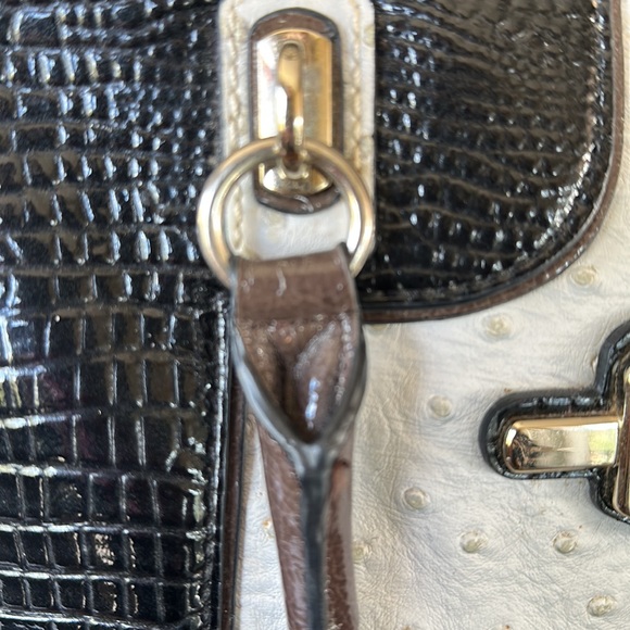 Guess Bag - Picture 9 of 16